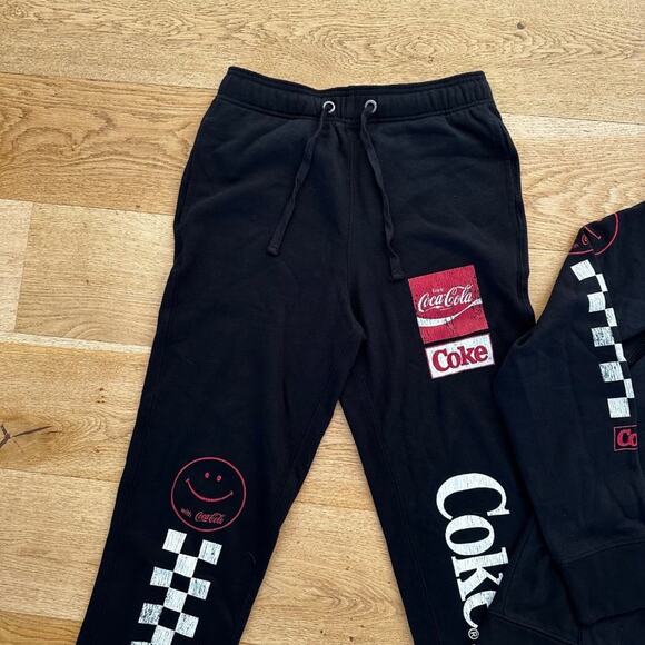 Aeropostale Coca Cola Classic Pullover Hoodie & Joggers Set - Picture 3 of 8